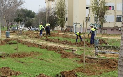 El Ayuntamiento mejorará los jardines de Miraflores y plantará una veintena de árboles en el parque de mayores