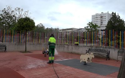 El plan de desinfección repasa los parques infantiles y plazas del municipio