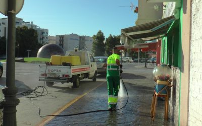 Limpieza Viaria continúa desinfectando calles y plazas de todo el municipio