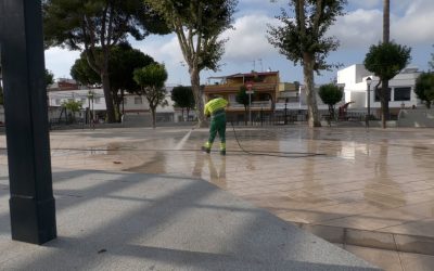 El plan de desinfección municipal continúa su trabajo por plazas del municipio