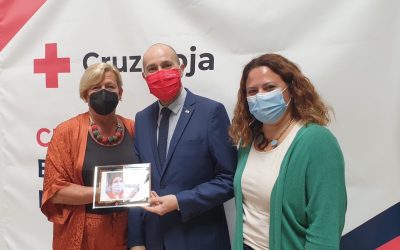 Cruz Roja otorga un reconocimiento a un colectivo sanroqueño por el Día de la Banderita
