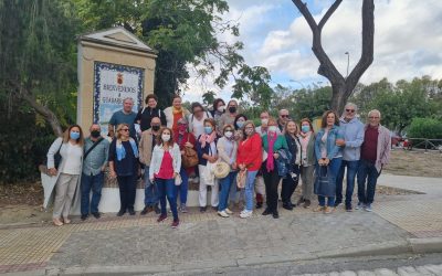 Miembros de la Escuela de Adultos de Algeciras conocen la historia de Rosalinda Fox