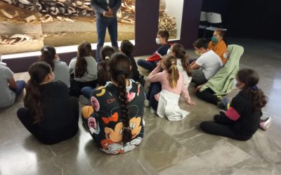 Un total de 174 estudiantes del CEIP Maestro Gabriel Arenas visitaron el Museo Municipal Carteia