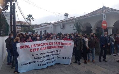 Apoyo municipal a la concentración de la AMPA de la Estación pidiendo la ampliación del San Bernardo