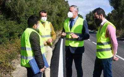 Visita a los trabajos de reparación de la carretera CA-9202 de San Roque, realizados por Diputación