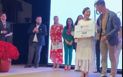 Felicitación a la sanroqueña Gema Valero por vencer en el concurso de moda Volantes de Cádiz