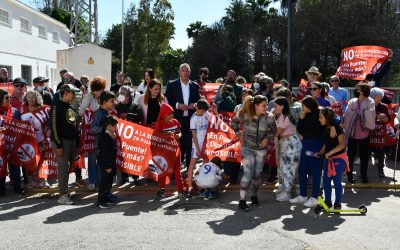 Centenares de personas respaldan la concentración contra la subestación en Puente Mayorga