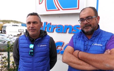 Los conductores que han llevado la ayuda humanitaria de San Roque a Ucrania, ya en casa