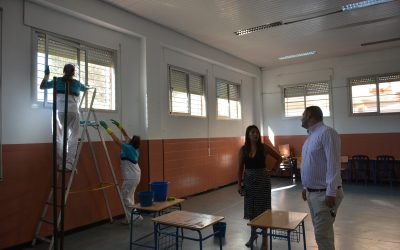 Inspección a labores de limpieza de los colegios antes del comienzo del curso
