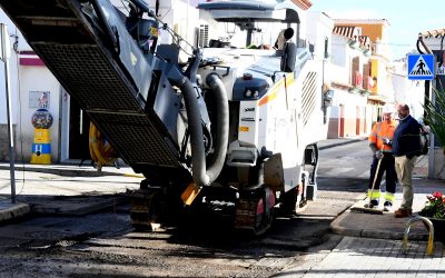 Mejora del firme de tres calles de Puente Mayorga a través del plan de inversiones de Emadesa