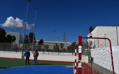 Deportes invierte más de 20.000 euros en distintas mejoras en las pistas deportivas de la Barriada Nazaret