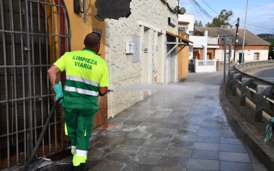Realizada una limpieza especial en las calles de Estación de San Roque