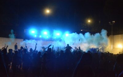 La “Holi Fiesta de Colores” en Taraguilla, llena de jóvenes, música y color