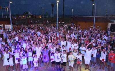 Torreguadiaro se “tiñe de colores” con la Holi Fiesta de Juventud