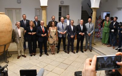 La ministra de Hacienda firma en San Roque convenios con los ayuntamientos de la comarca