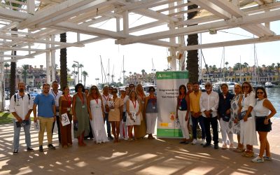 El alumnado del Programa “San Roque Activo” visita el Puerto de Sotogrande