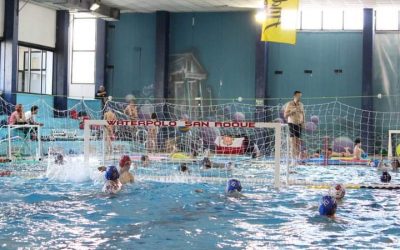 La piscina municipal dio la bienvenida a los chicos del waterpolo sanroqueño