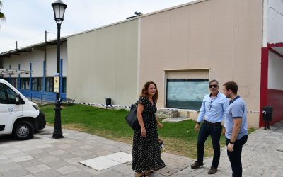 Empiezan las obras de reparación de la cubierta de la Piscina Municipal