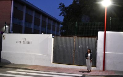 Instaladas, junto a los institutos del Casco, las primeras farolas específicas para pasos de peatones