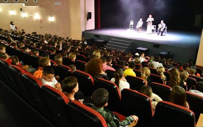 Cuentacuentos sobre Flamenco para 650 escolares, en el Teatro por el Día del Flamenco