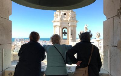 Medio centenar de alumnos de la Up disfrutan de un viaje Cultural a Medina Sidonia y Cádiz