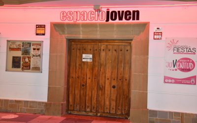 El Espacio Joven, iluminado por el Día Nacional de la Esclerosis Múltiple