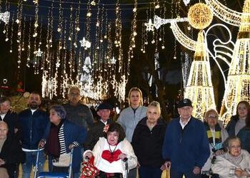 Visitas de mayores al alumbrado de Navidad de San Roque