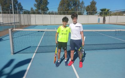 Daniel Sánchez, de la Escuela Gaviota de Tenis, destaca en un torneo de la Federación Española