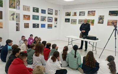 Numerosas visitas de estudiantes a la exposición fotográfica sobre Biodiversidad del Campo de Gibraltar