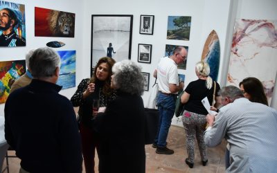 Inaugurada una exposición de artistas locales en Pueblo Nuevo