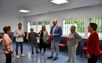 El taller de gimnasia de mantenimiento de San Enrique de la UP recibe la visita del alcalde