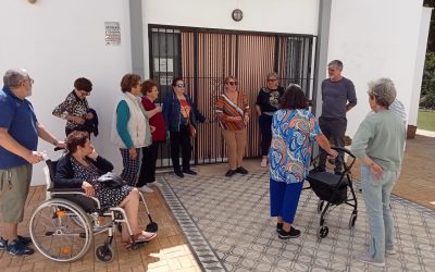 Paseo literario de Villa Carmela sobre “el italiano” para mayores de la barriada