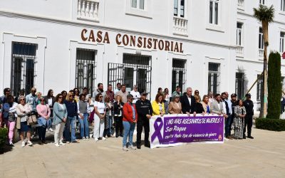 Concentración contra la violencia de género en la Plaza de las Constituciones
