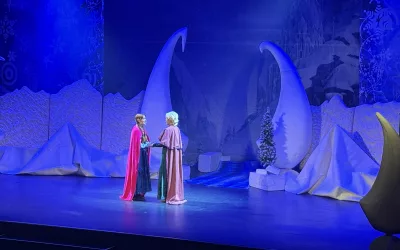 Teatro lleno para ver el musical “La reina del hielo”