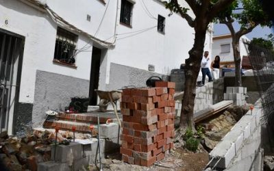 Obras y Servicios remodela el pasaje Julio Serrano, en Guadiaro
