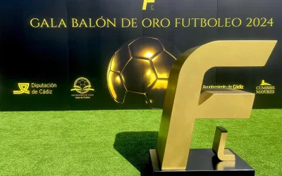 Felicitación municipal al futbolista Sergio Luque por ser premiado en la II Gala del Balón de Oro Futboleo 2024