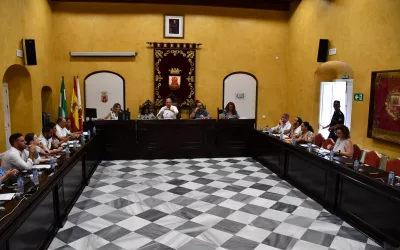 El Pleno aprueba el rescate de la piscina y sacarla de nuevo a licitación