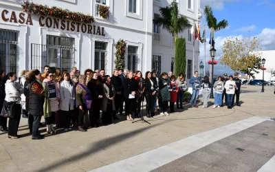 Minuto de silencio como protesta por el colapso de la ley de Dependencia en Andalucía.