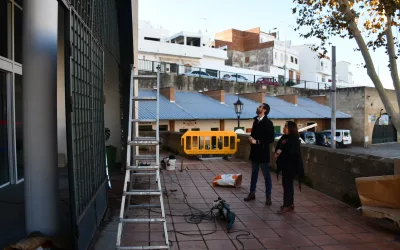 Sustituidas las dos puertas principales del Mercado Municipal