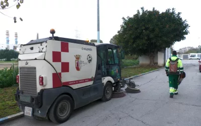Realizada una limpieza especial en las calles de la Barriada Cepsa