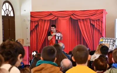 Mago Antonio llevó su espectáculo a Campamento y Estación, y estará el domingo en Pueblo Nuevo