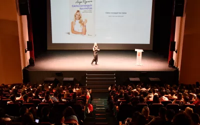 Angie Rigueiro y los estudiantes, protagonistas del Aula de Literatura