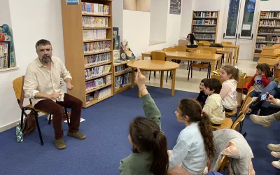 Buena asistencia al cuentacuentos de febrero en la Biblioteca del Diego Salinas