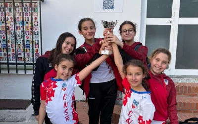 La sanroqueña Aitana Domínguez “conquista” el XL Trofeo Ciudad del Puerto de natación