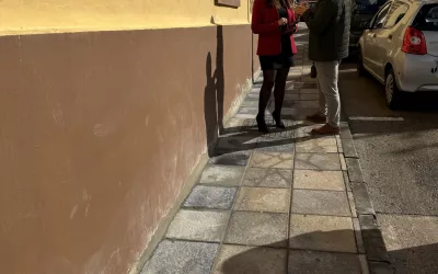 Visita al acerado de la calle Los Nogales