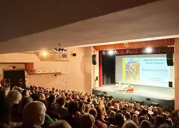 Manolo García llena el Teatro Juan Luis Galiardo