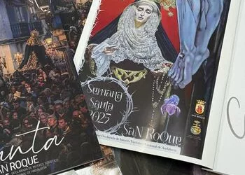 Comienza el reparto de la revista de la Semana Santa 2025