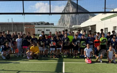 Éxito rotundo en el encuentro de tenis y pádel entre la Escuela Deportiva Gaviota y la Escuela Municipal de La Línea