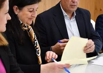 Renovado el convenio con la UNED, que beneficia a más de 70 estudiantes de San Roque