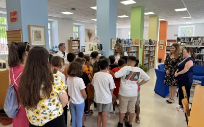 Con una visita de escolares finalizan los actos de “Conoce tu Biblioteca”